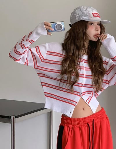 logo小圓牌配色雙條紋博款針織衫3