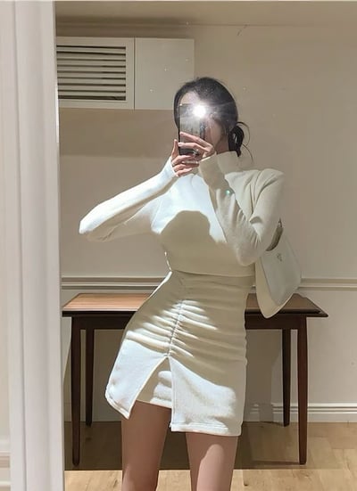 短版高領素色上衣＋側抓皺背心短洋SET2