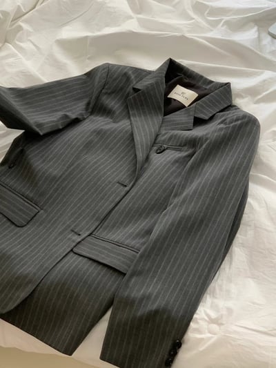 直紋西裝外套＋腰帶不規則短褲裙SET15