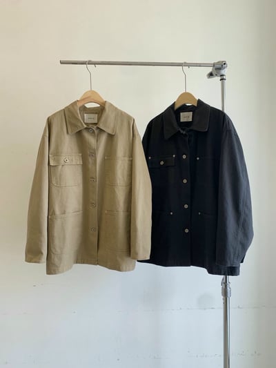 口袋造型落肩長版風衣外套10