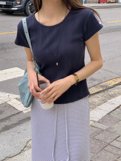手袖小標籤直壓紋短Ｔ6
