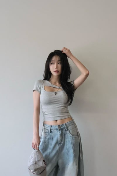 斜肩膀辣妹BRA 短T1