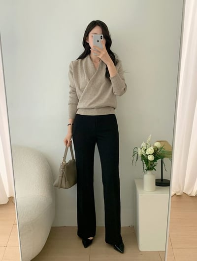 微垂墜交錯V領針織衫4