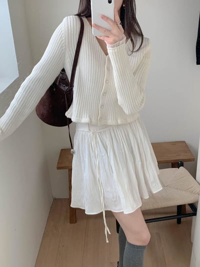 V領手袖拼接針織上衣1