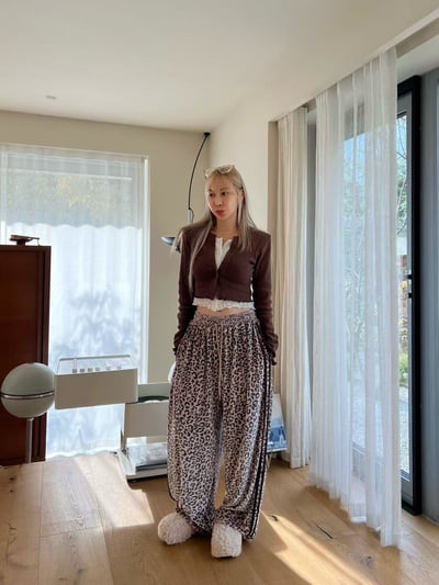 蕾絲拼接針織上衣4