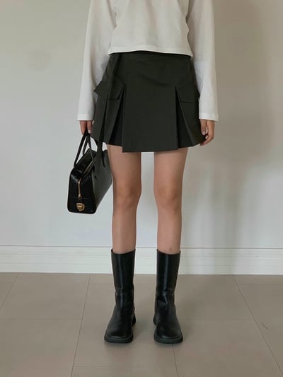 雙口袋拉鍊背心＋工裝風側百摺短褲裙11