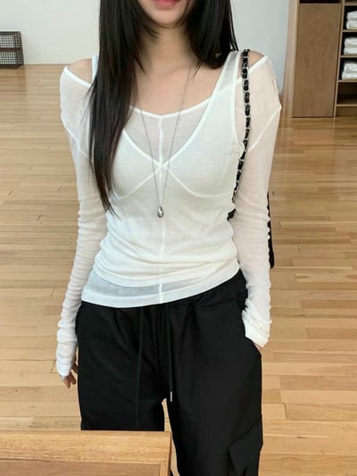 Ｖ領背心+透感薄款Ｔ兩件式SET8