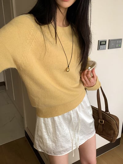 圓領後logo皮革車標素色針織衣4