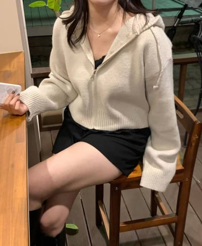 短版抽繩連帽針織外套10