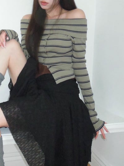 反折平領排釦下開衩橫條紋針織衫4