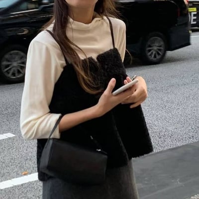 毛毛造型細肩帶背心3