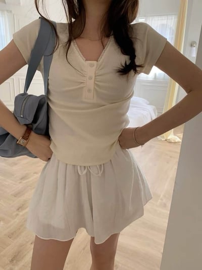 排扣蕾絲領抓皺造型上衣4
