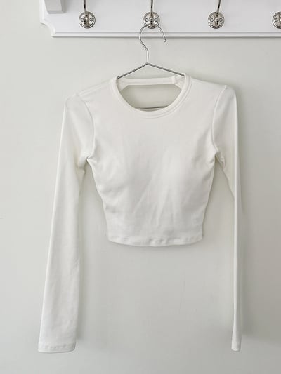 後挖背BRATOP彈力長袖短版Ｔ8