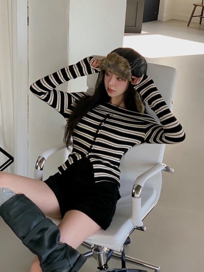 反摺領條紋排釦下開衩針織衣12