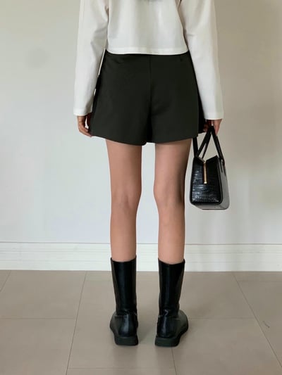 雙口袋拉鍊背心＋工裝風側百摺短褲裙10