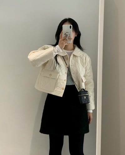 娃娃領菱格紋金釦輕薄羽絨外套5