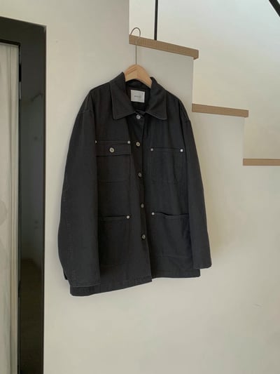 口袋造型落肩長版風衣外套9