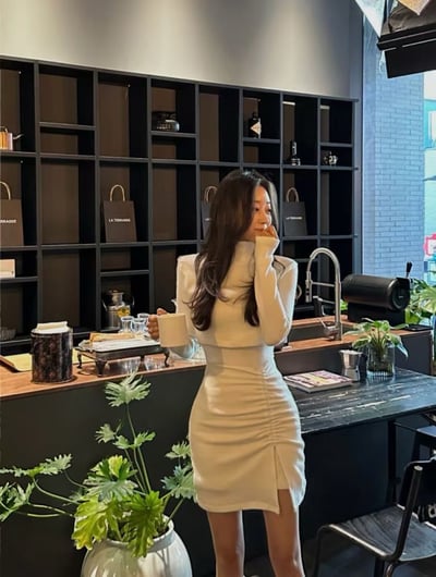 短版高領素色上衣＋側抓皺背心短洋SET5