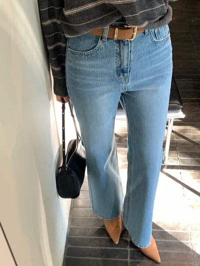 經典顯瘦中高腰靴型牛仔褲3
