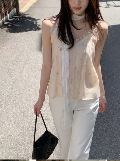 荷葉滾邊Ｖ領小花背心1