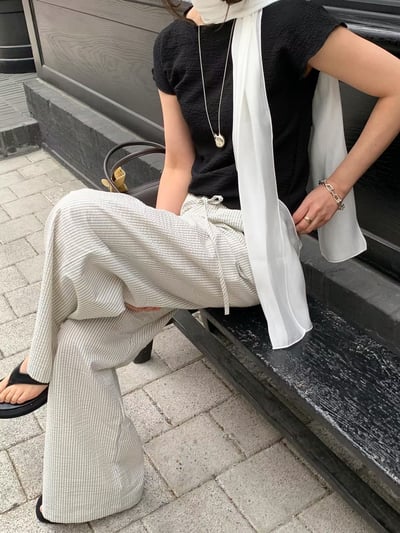 捲邊壓紋皺皺上衣5