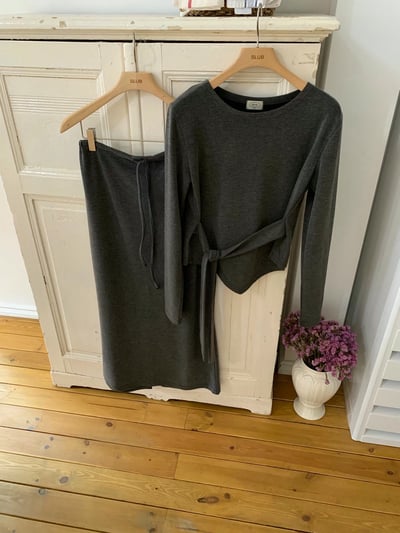 側綁結薄款Ｔ＋抽繩鬆緊長裙SET(可拆買)11