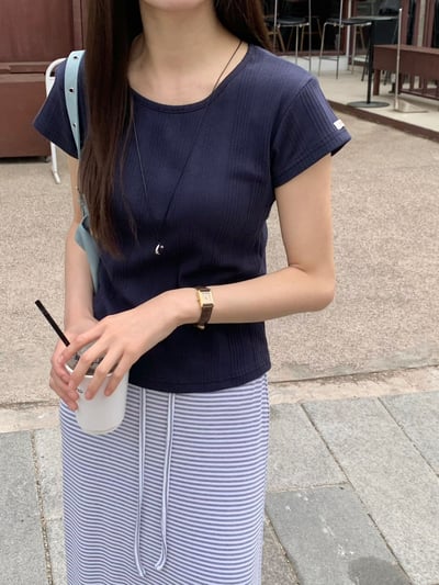 手袖小標籤直壓紋短Ｔ2