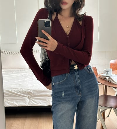 假兩件掛脖鏤空排釦薄Ｔ6