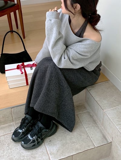 斜肩內抓絨素色大學Ｔ4