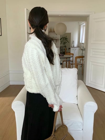 蕾絲滾邊壓皺毛感金釦外套7