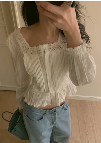 簍空蕾絲方領壓摺短版襯衫6