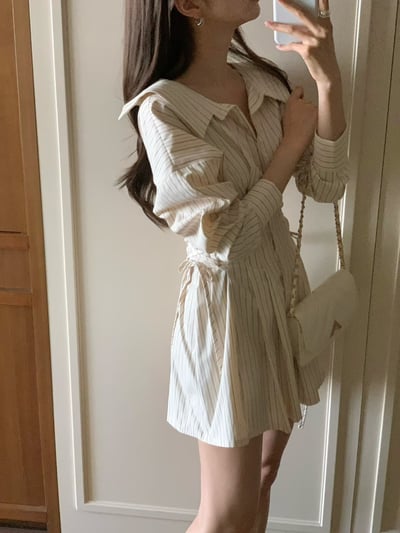 翻領設計兩側綁結直條紋襯衫短洋6