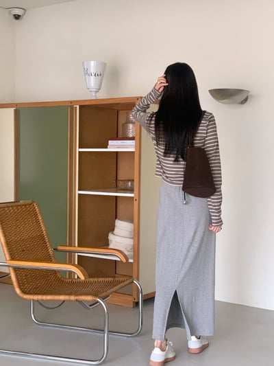 Y領撞色橫條紋排釦針織衫15