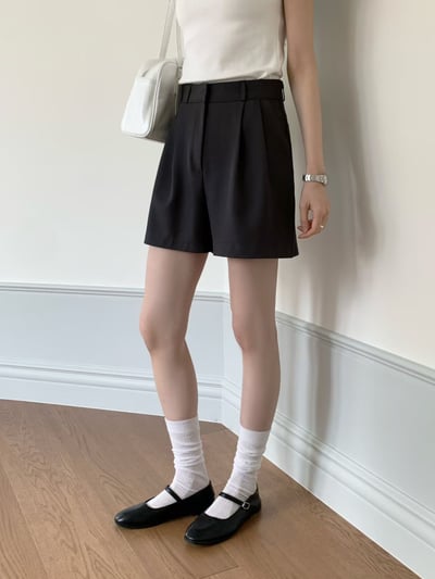 前打褶造型百搭三分西裝短褲7