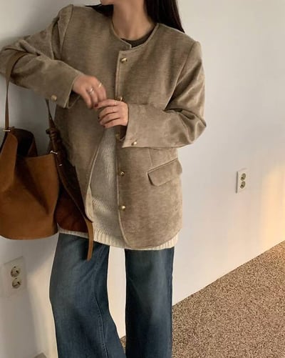 圓領絲絨金釦長版鋪棉外套5