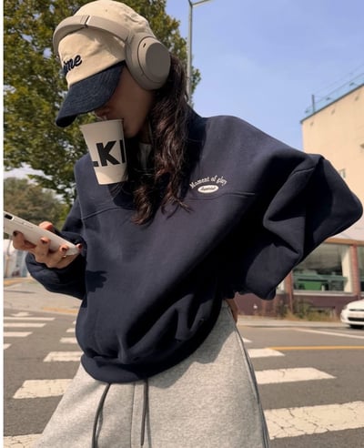 內刷毛刺繡logo拉鍊領大學Ｔ1