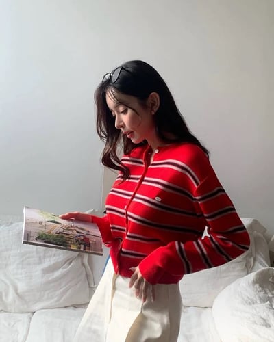 logo小圓牌配色雙條紋博款針織衫6