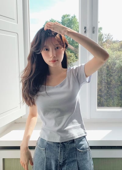 馬卡龍色系尖領順身T2