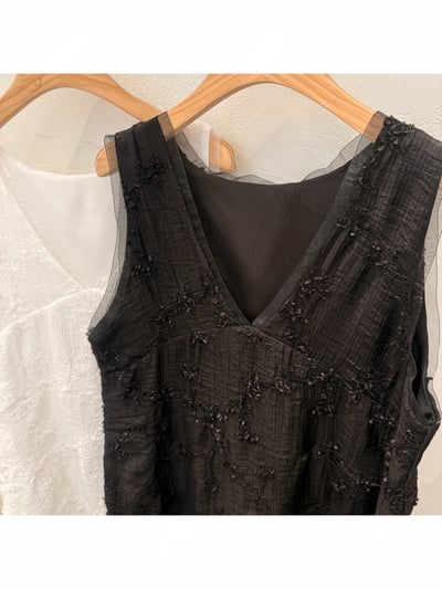 拼接網紗Ｖ領花朵刺繡小短洋16