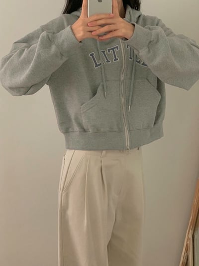 刺繡字母抽繩連帽外套10