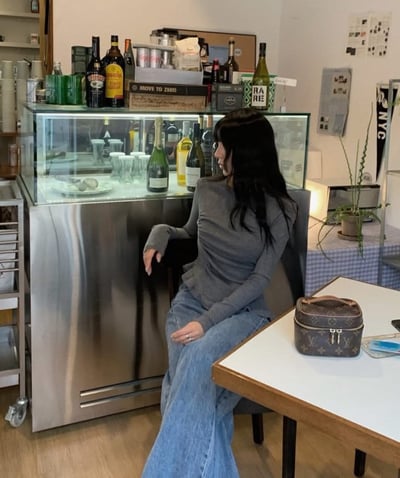 斜切邊荷葉下擺造型螺紋上衣8