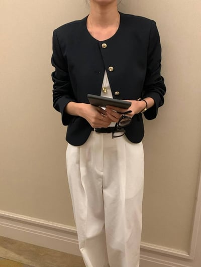 圓領微短版金釦西裝外套4