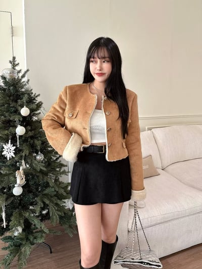 內羊羔毛拼接麂皮金釦短版外套(羊毛60%6