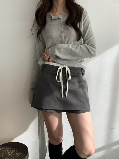 排釦領側綁結造型薄款Ｔ4