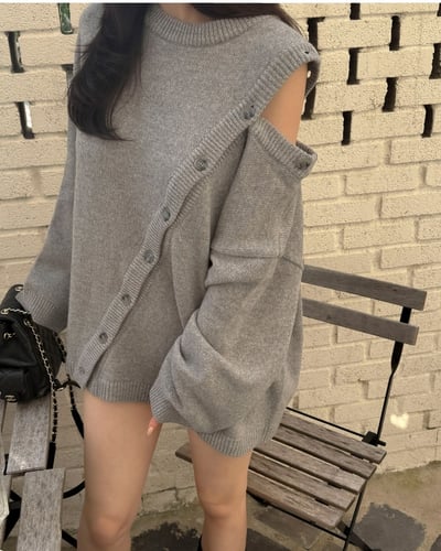 側排釦造型長版針織衫8