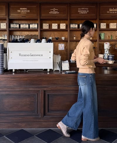 後口袋磨毛滾邊內刷薄毛直筒牛仔褲9