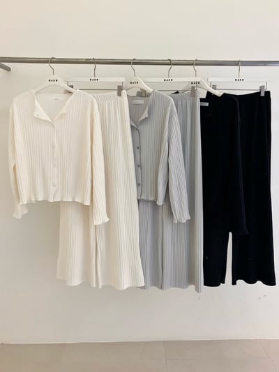 圓領排釦坑紋上衣＋鬆緊彈性坑紋褲SET9