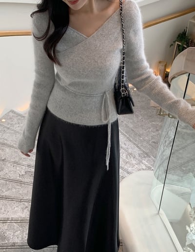 安格拉羊毛交錯Ｖ領綁帶針織衫1
