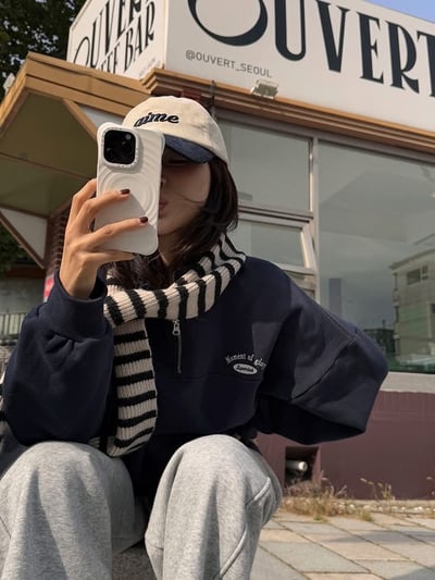 內刷毛刺繡logo拉鍊領大學Ｔ3