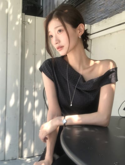 不對稱斜肩格紋上衣4